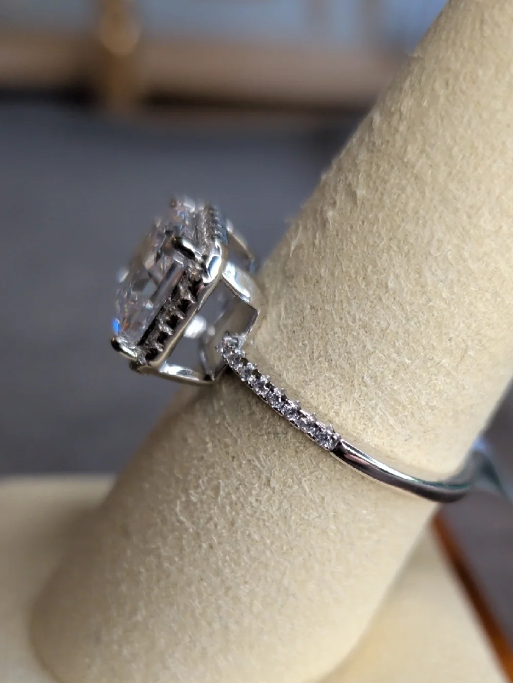Halo Engagement Ring - 925 Sterling Silver - Cubic Zirconia